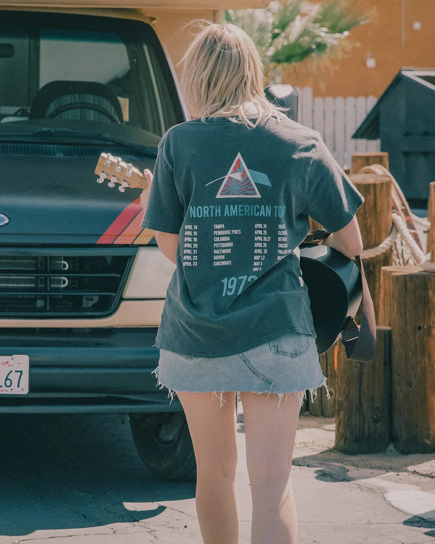 Junk Food Pink Floyd Circle Pattern Tee - VINTAGE BLACK